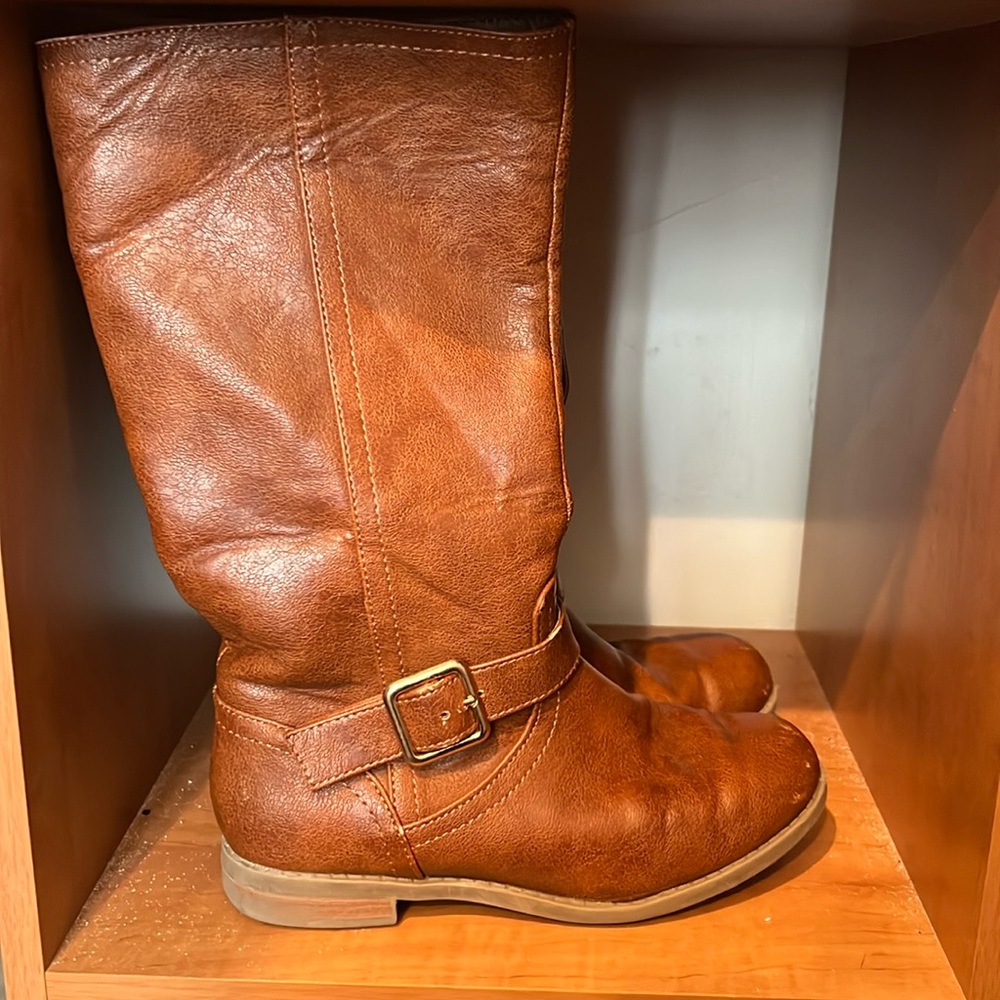 Riding boots
